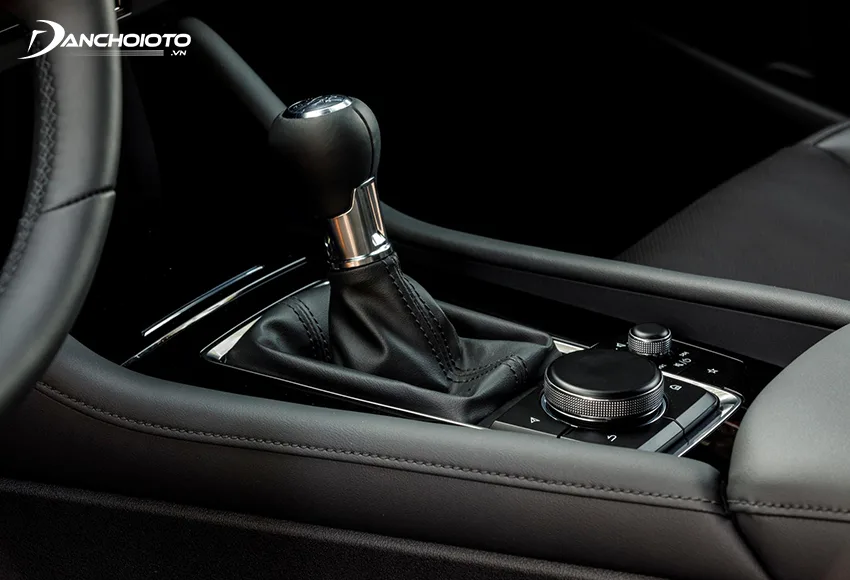 be-trung-tam-ben-duoi-tren-mazda-3-2020-cung-doi-moi-jpg Bệ trung tâm bên dưới trên Mazda 3 2020 cũng đổi mới