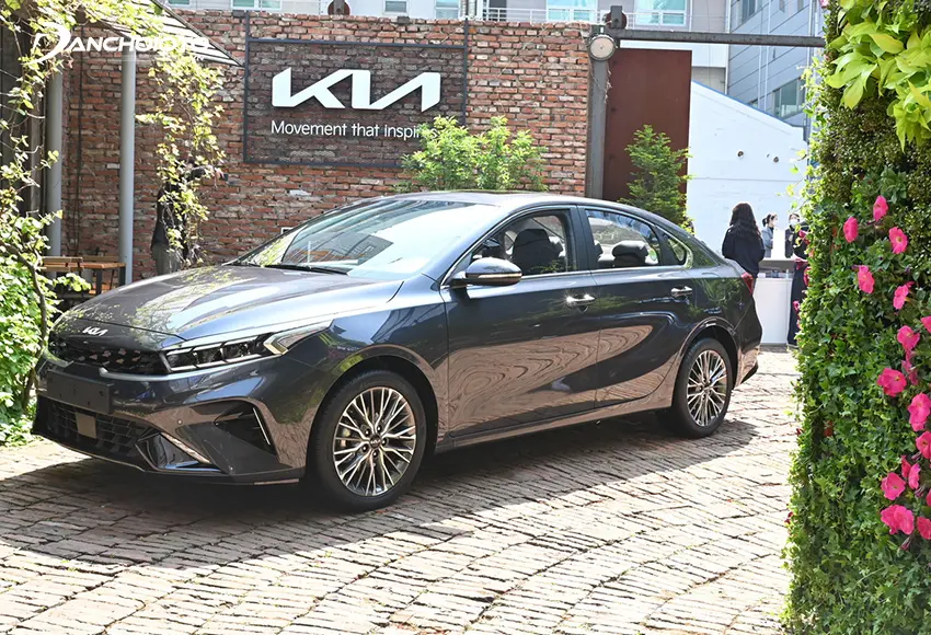 uu-diem-noi-bat-cua-dong-co-kia-k3-la-van-hanh-em-ai-va-muot-ma-thay-ro-jpeg Kia K3 có thế mạnh cạnh tranh với giá thấp nhất phân khúc trong khi trang bị, khả năng vận hành vẫn được đánh giá cao