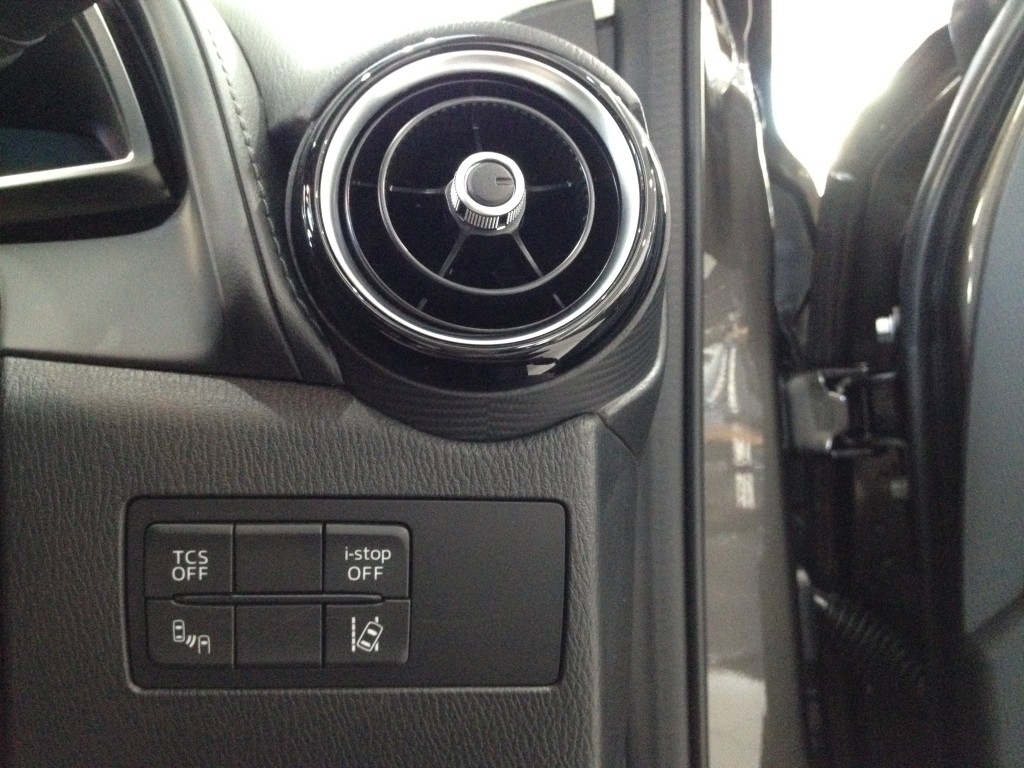 Mazda Blind Spot Monitoring (BSM) - Discover Your Mazda